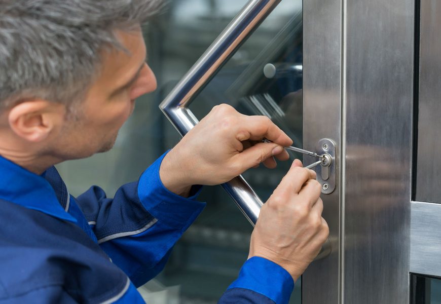 Points to Keep in Mind When Hiring a Professional Locksmith Service