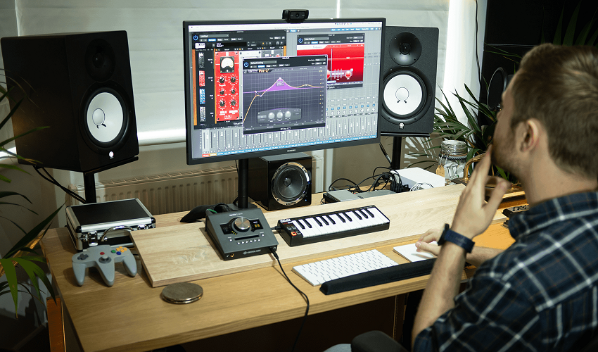 How to Choose the Right Monitors for Your Home Recording Studio
