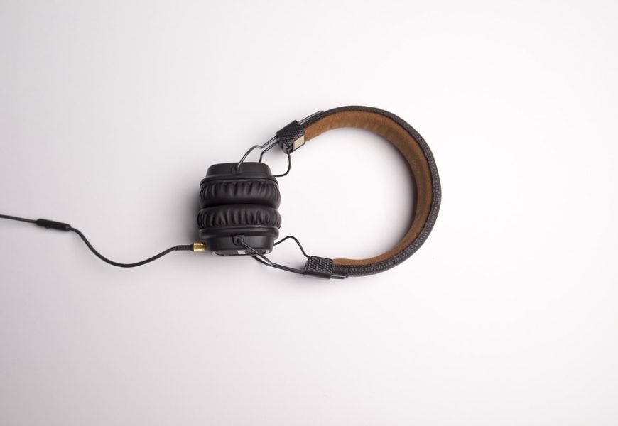 TIPS TO MAINTAIN HEADPHONES